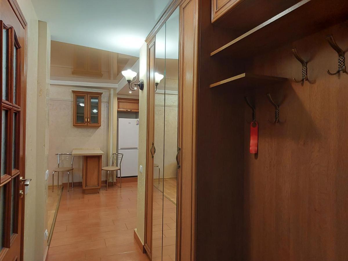 Затишна Студія Біля Центру Lutsʼk Extérieur photo